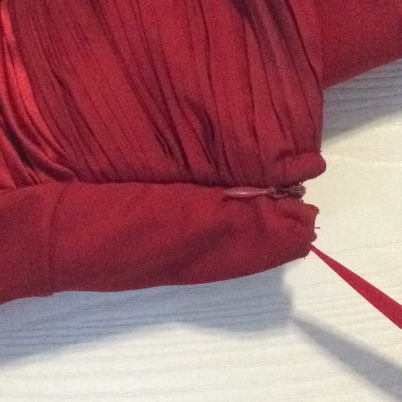 Suzy Shier cross shoulder top - Picture 4 of 4